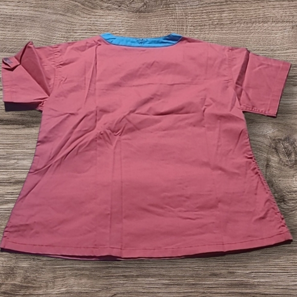 WOMEN'S MED COUTURE SCRUB SHIRT - Picture 6 of 6